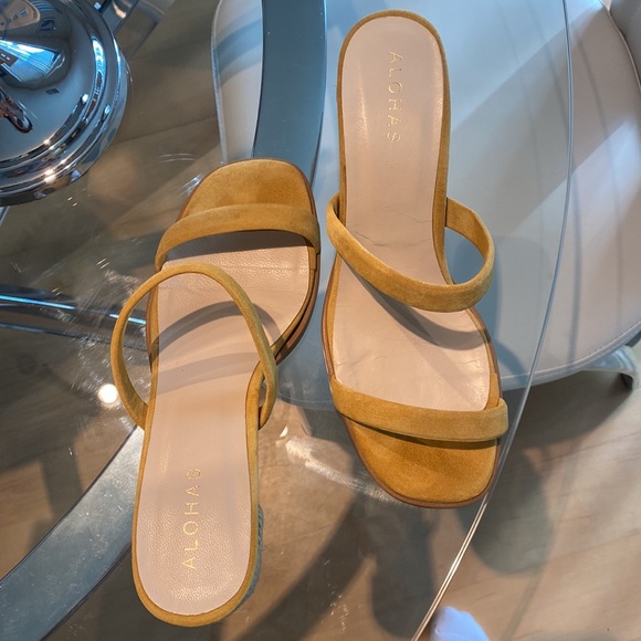 ALOHAS Laura Sandal in Bold Mustard - Picture 9 of 16